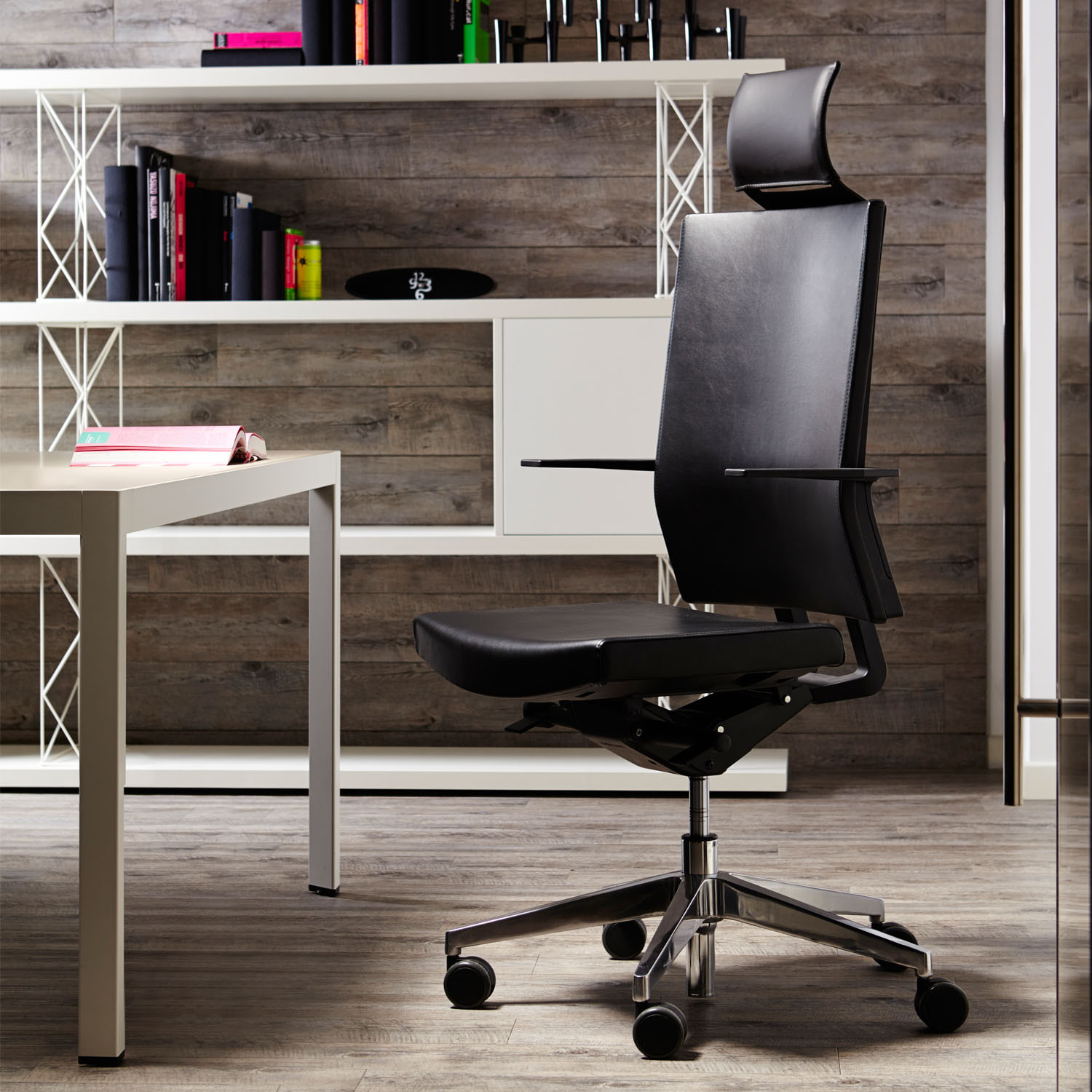 Sinetica Blue Executive Leather Chair Sinetica Blue Executive Leather Chair