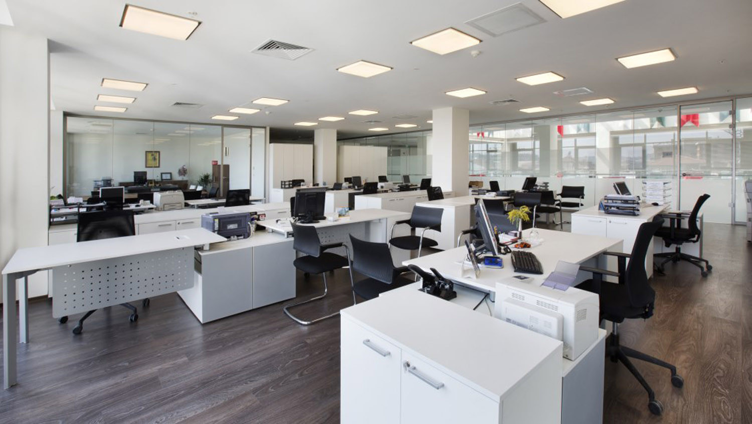 Lean Bench Desks by Koleksiyon Lean Bench Desks by Koleksiyon