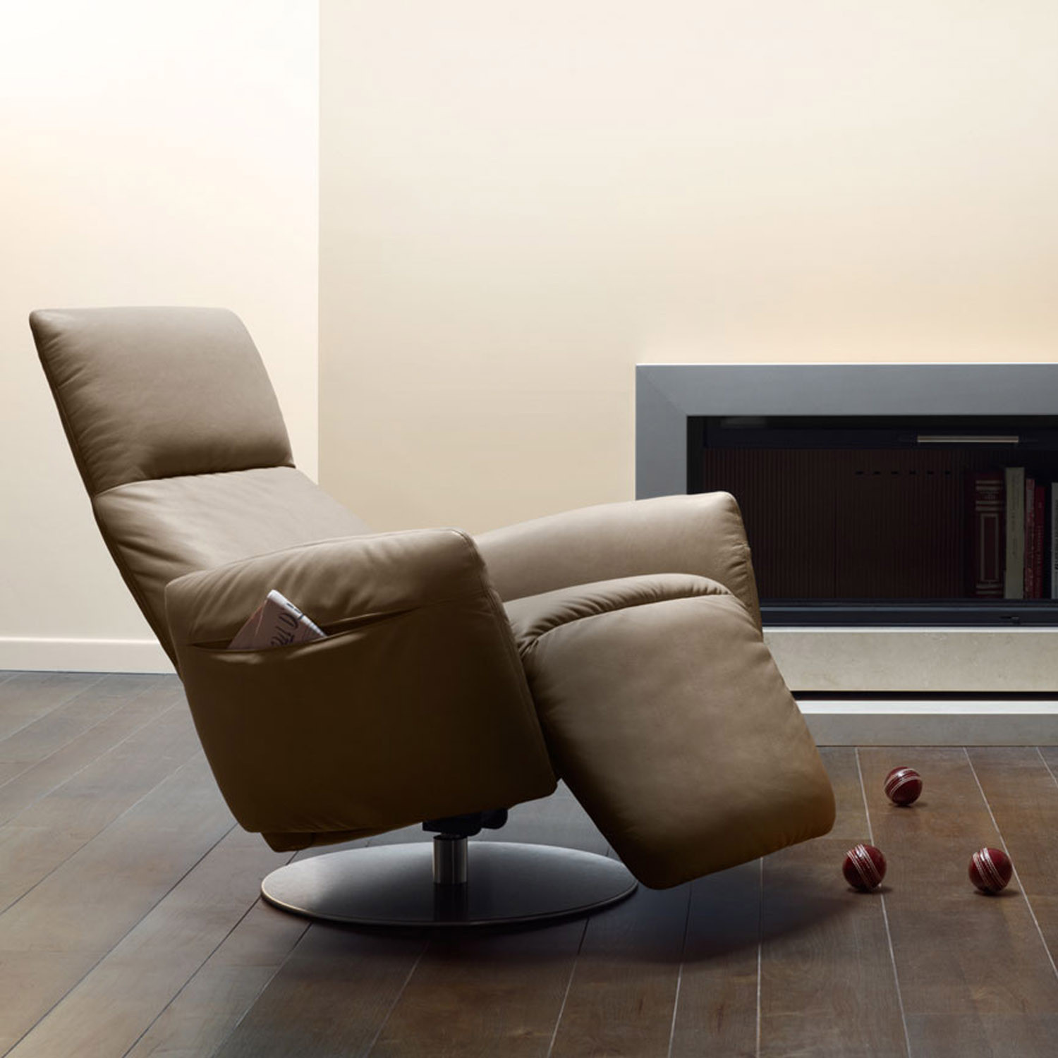 Poltrona Frau Pillow Reclining Armchair Poltrona Frau Pillow Reclining Armchair