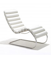 Mr Chaise Longue by Knoll 