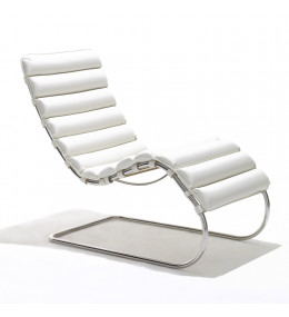Mr Chaise Longue by Knoll 