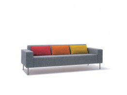 Hm18q2 Three-Seat Sofa