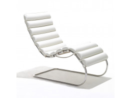 Mr Chaise Longue by Knoll 