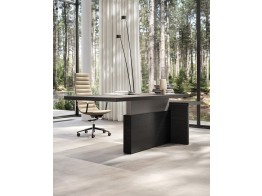 Mux70 Executive Desk
