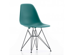 Eames Plastic Side Chair DSR 