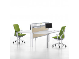 Temptation Four Desks + Sedus Desk Screen