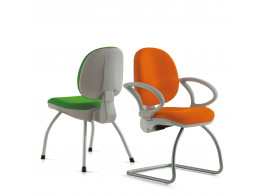 Wing Visitor's Chair by Luxy