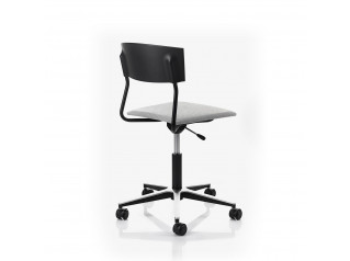 Pure X Swivel Chair