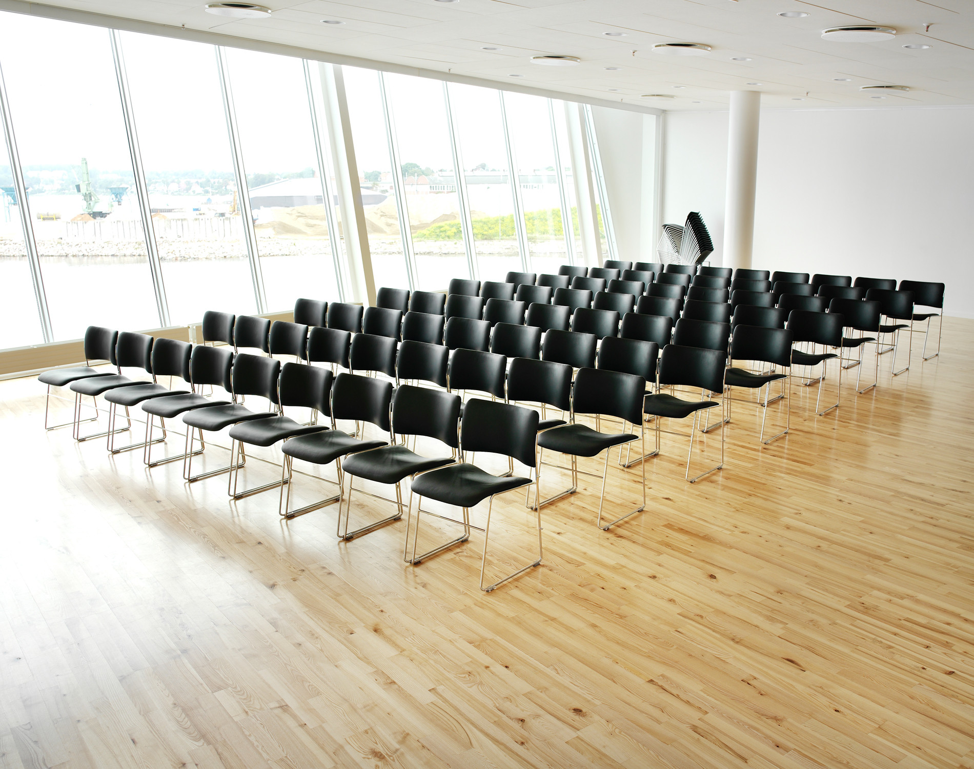 40/4 Meeting Room Chairs
