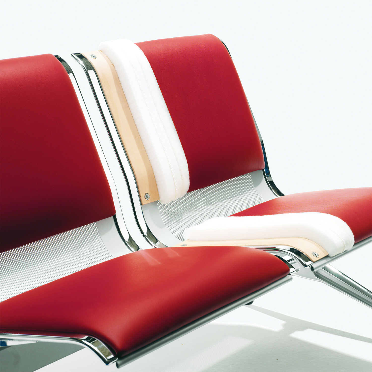 7100 Airport Bench with fom seat pad and foam back pad
