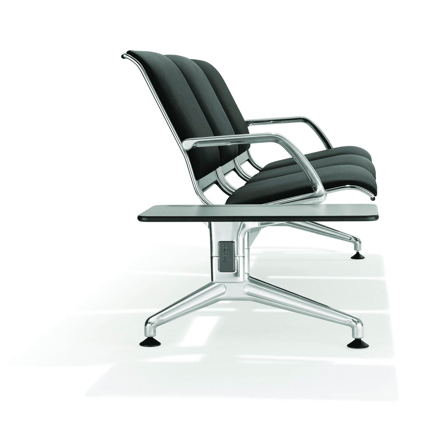 7100 Airport Seating with rectangular tabletop option