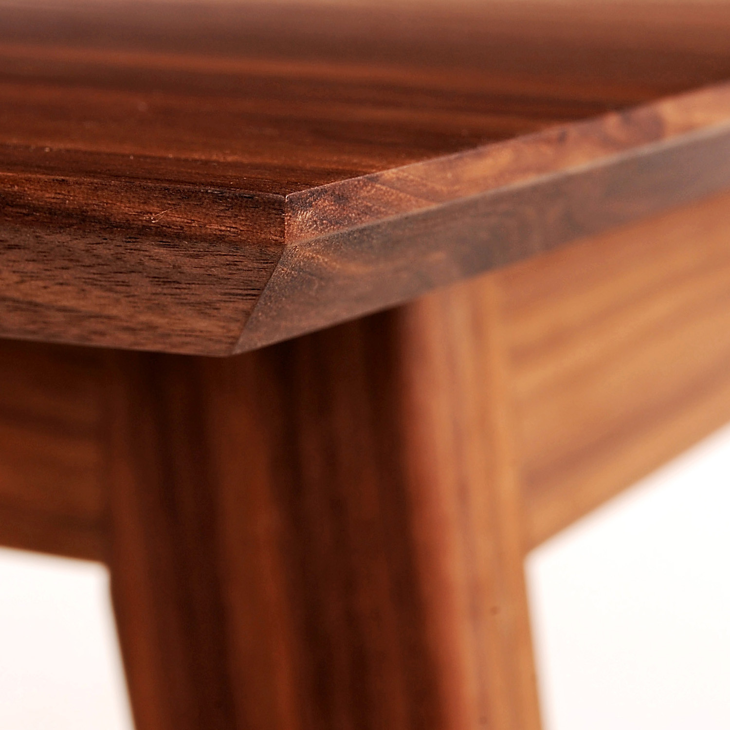 Acorn Dining Table Detail View