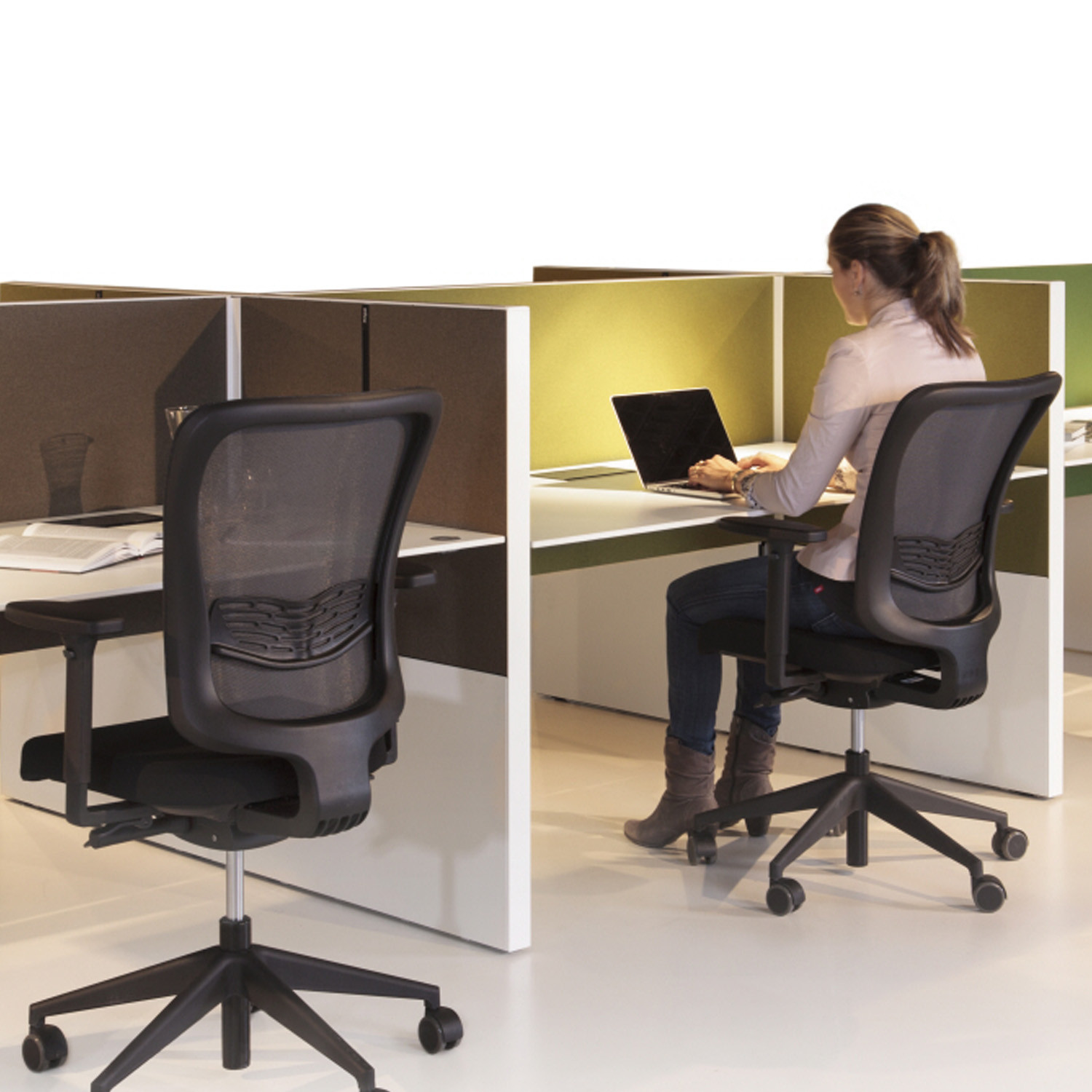 Ahrend Team_Up Desks 