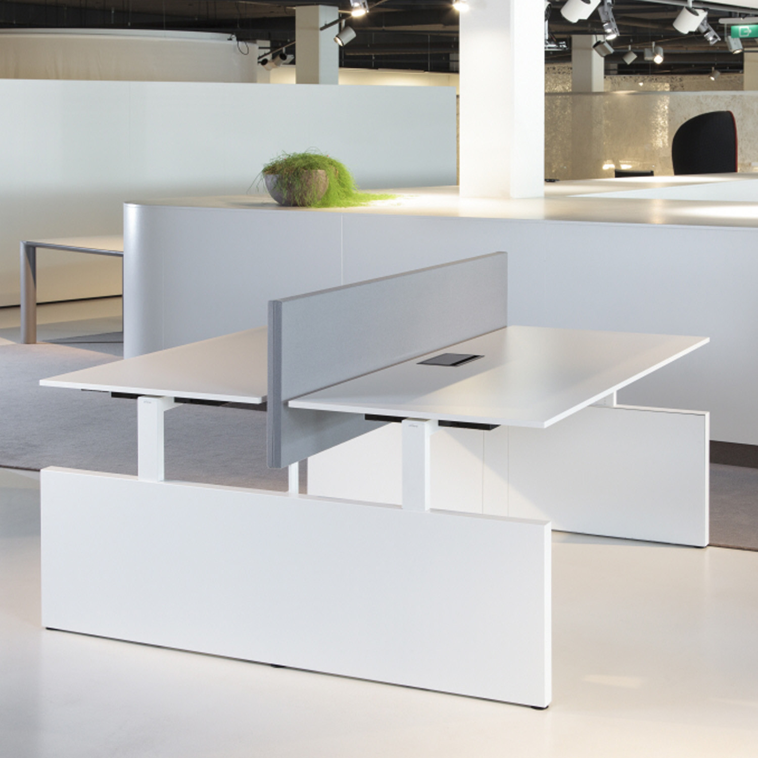 Ahrend Team_Up Height Adjustable Desks 