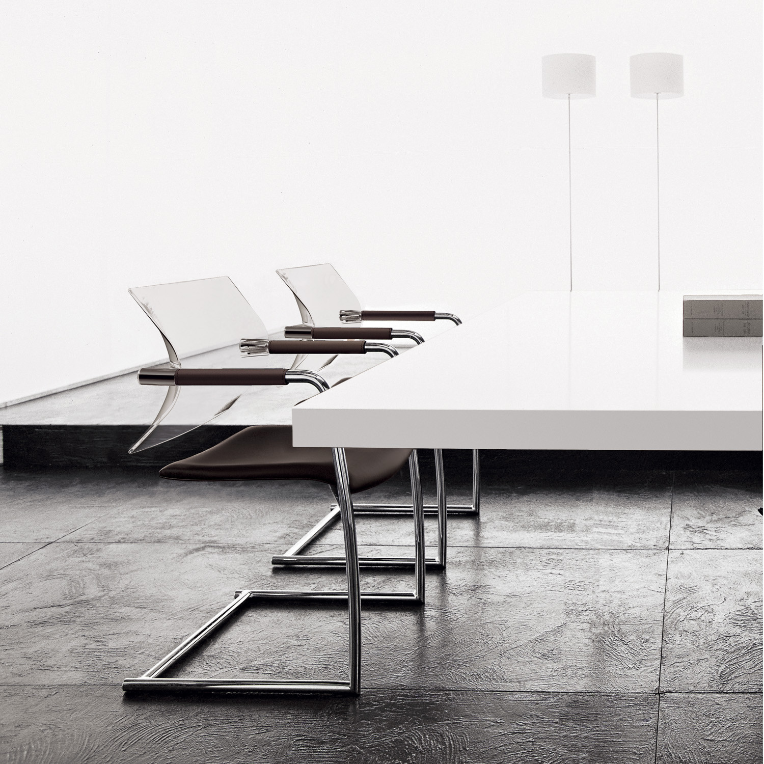 Aire Jr Meeting Chair by Luxy