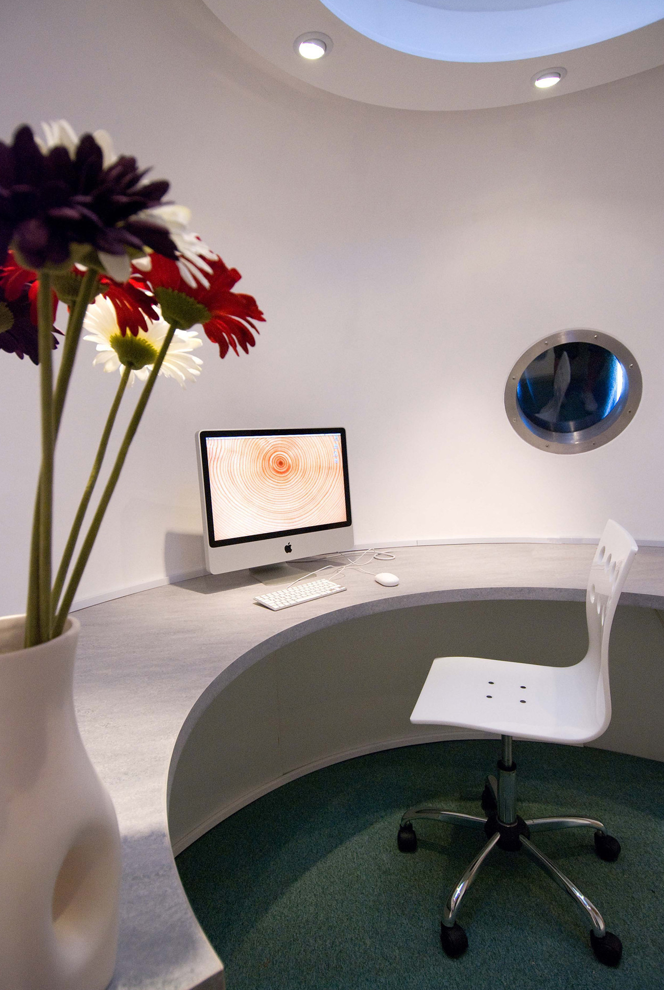 Archipod with integrated electrics
