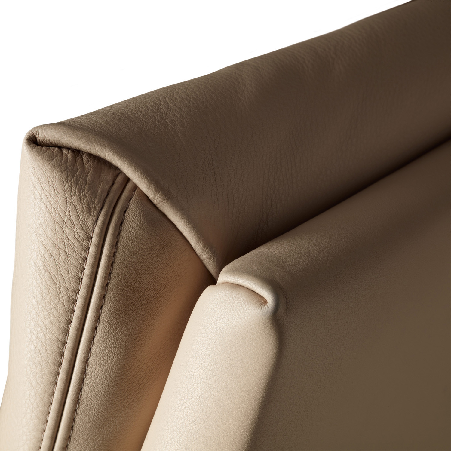 Poltrona Frau Bretagne Sofa Detail
