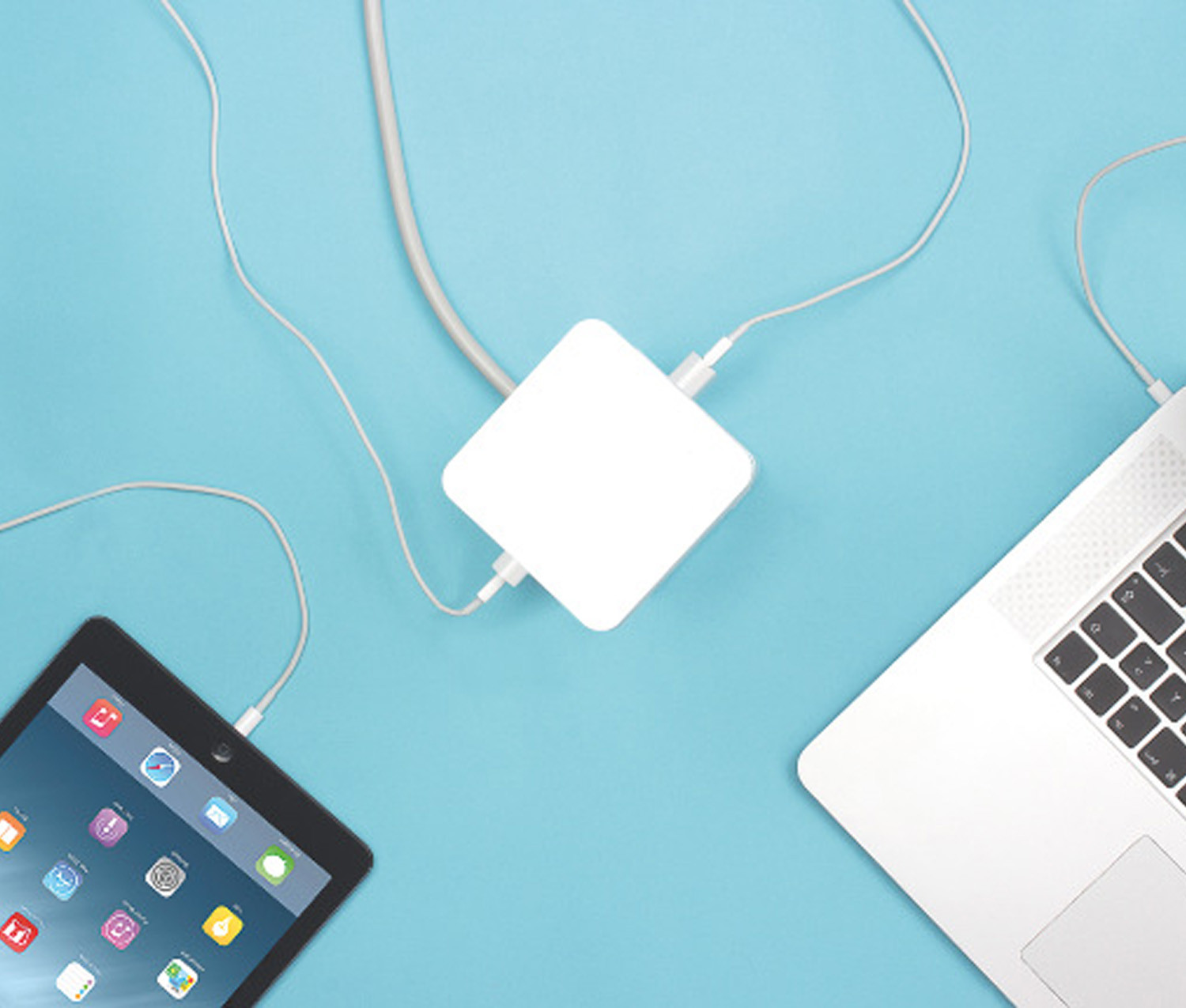 Cubert Personal Desk Light With USB Power Ports
