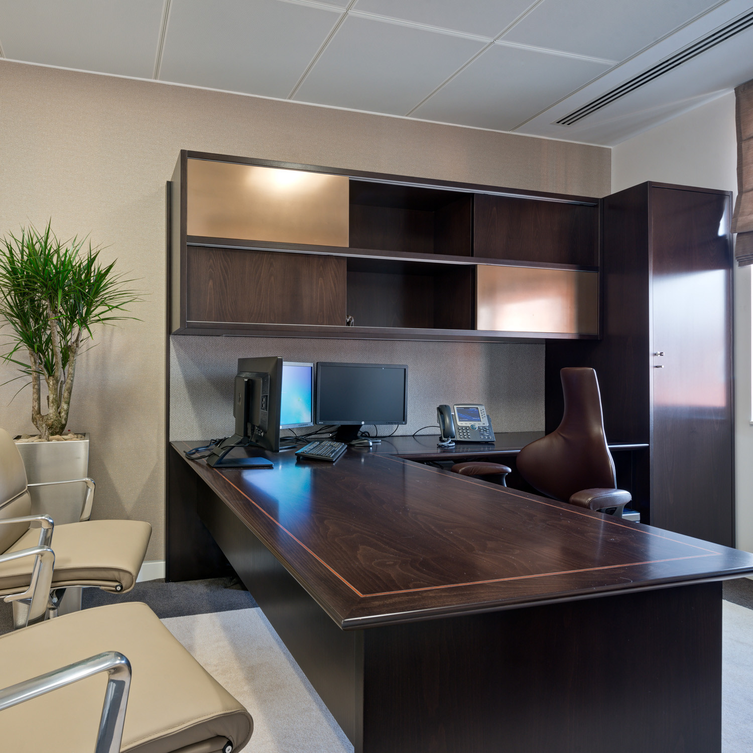 Custom Made Desks | Bespoke Office Desks | Après Furniture