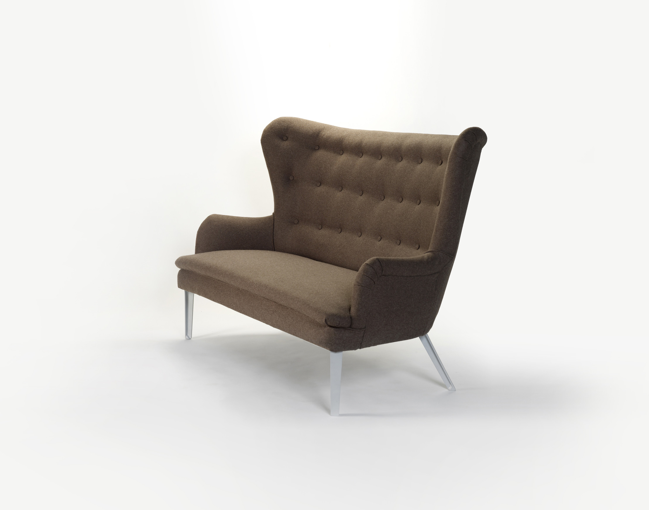 DA6 Sofa by Race Furniture