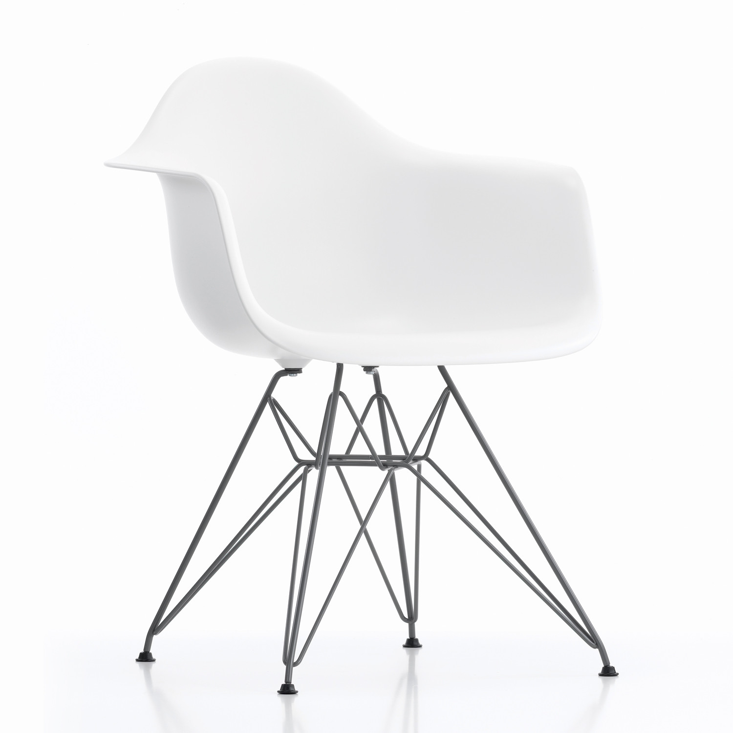 Eames Plastic Armchair DAR
