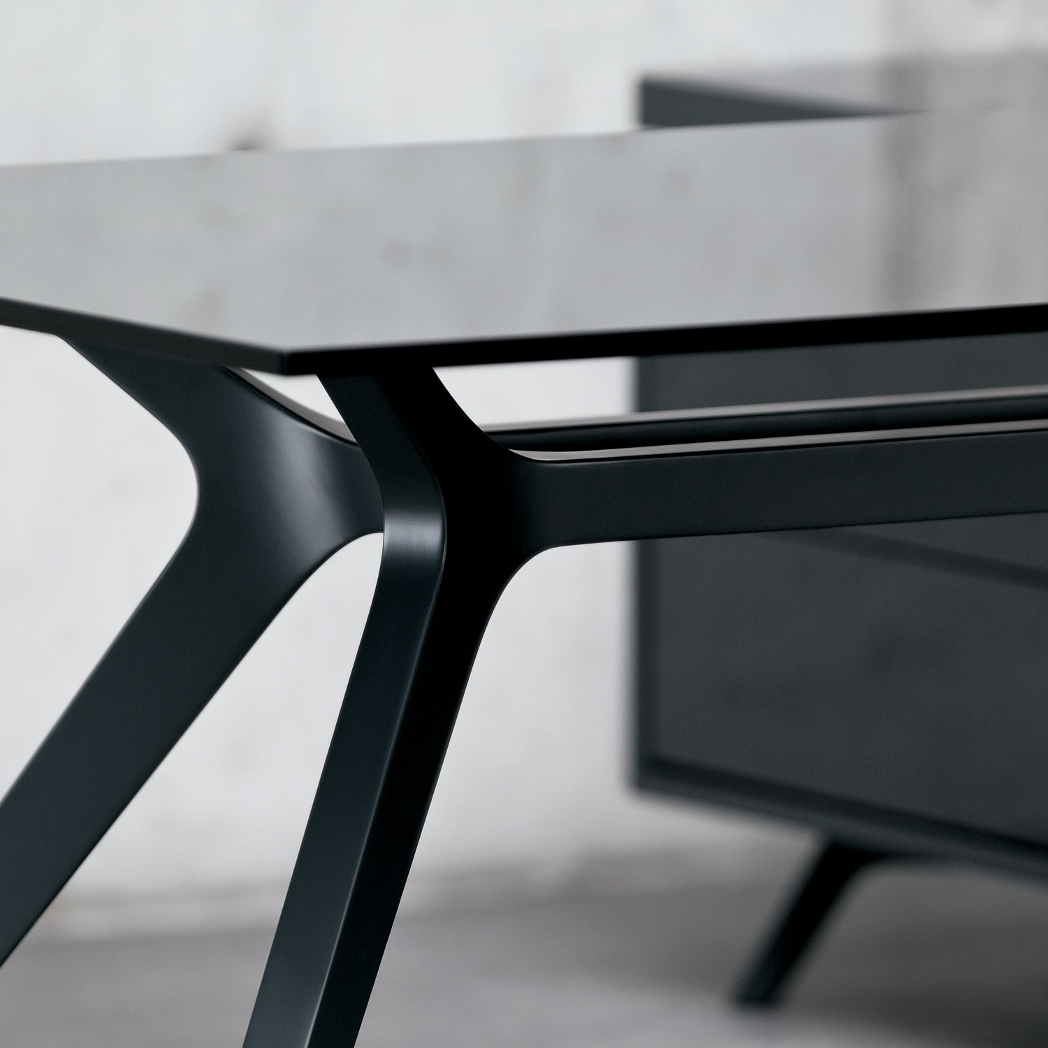 DR Executive desktop detail