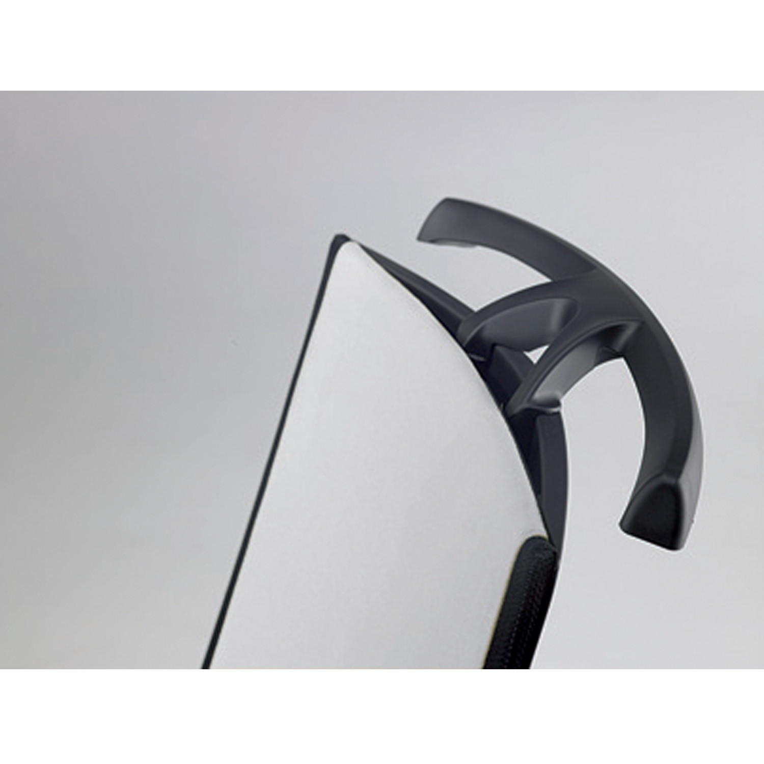 Duera 24h Chair with Coat Hanger