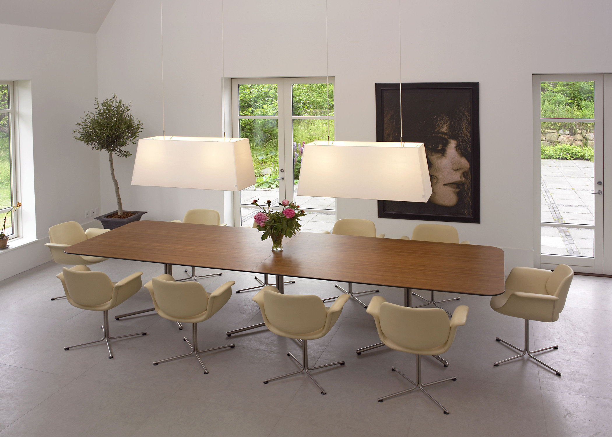 EJ 205 Flamingo Meeting Chairs