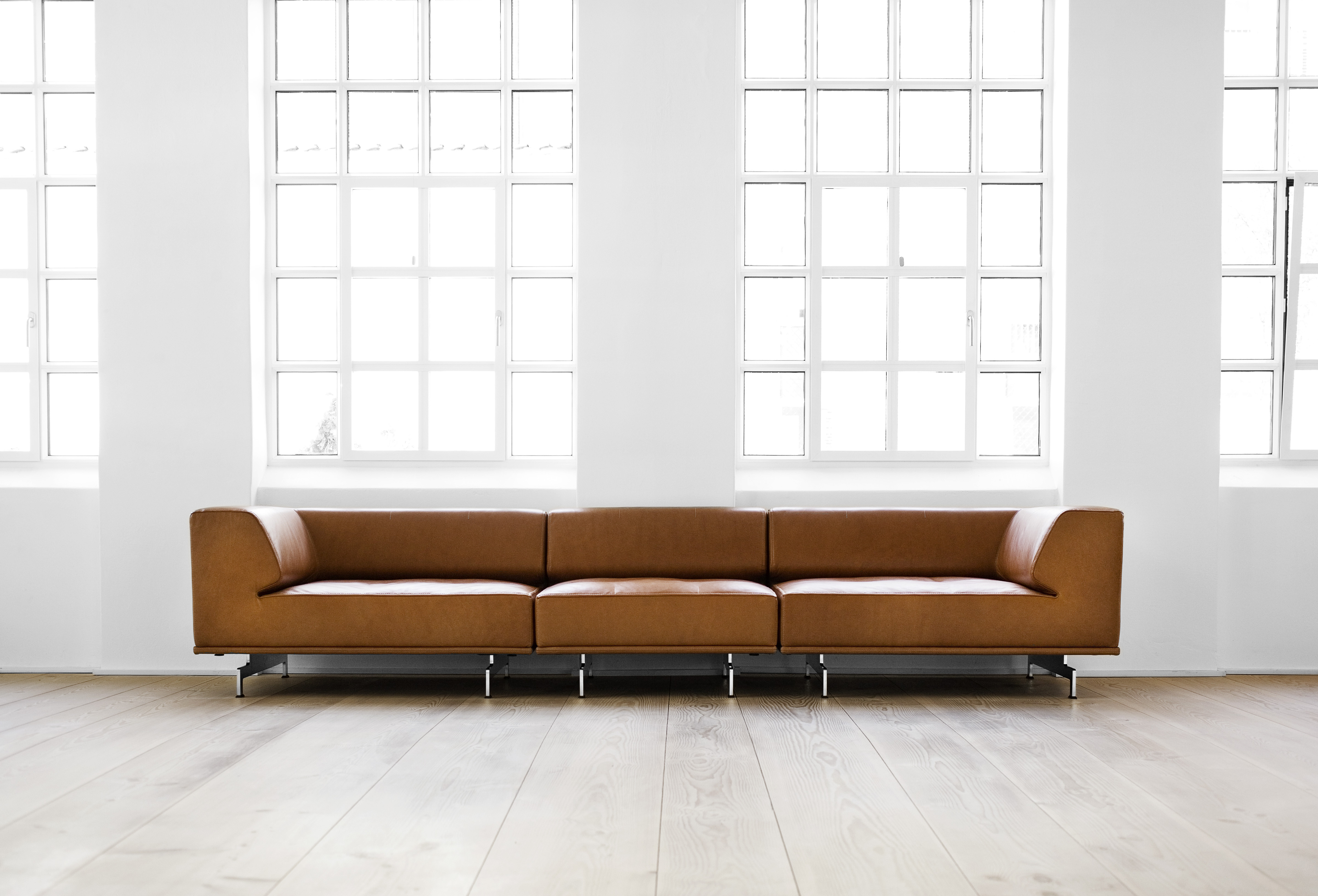 EJ 450 Delphi Sofa Three-Seater