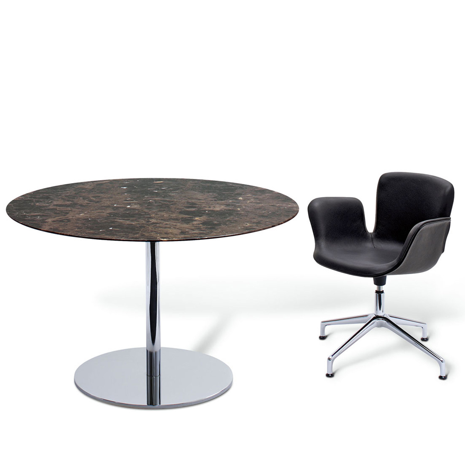 Juli 09 Armchair & Table
