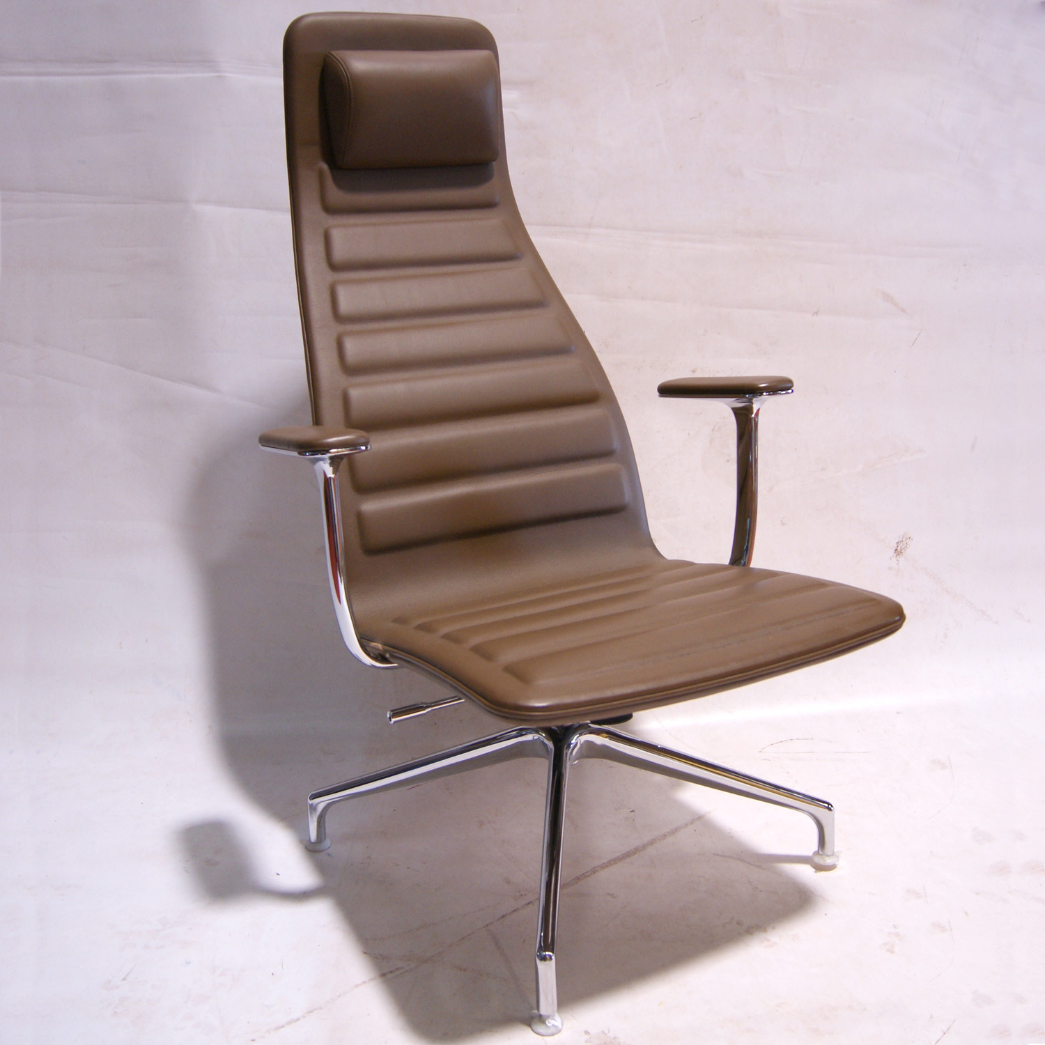 Lotus Attesa Task Chair