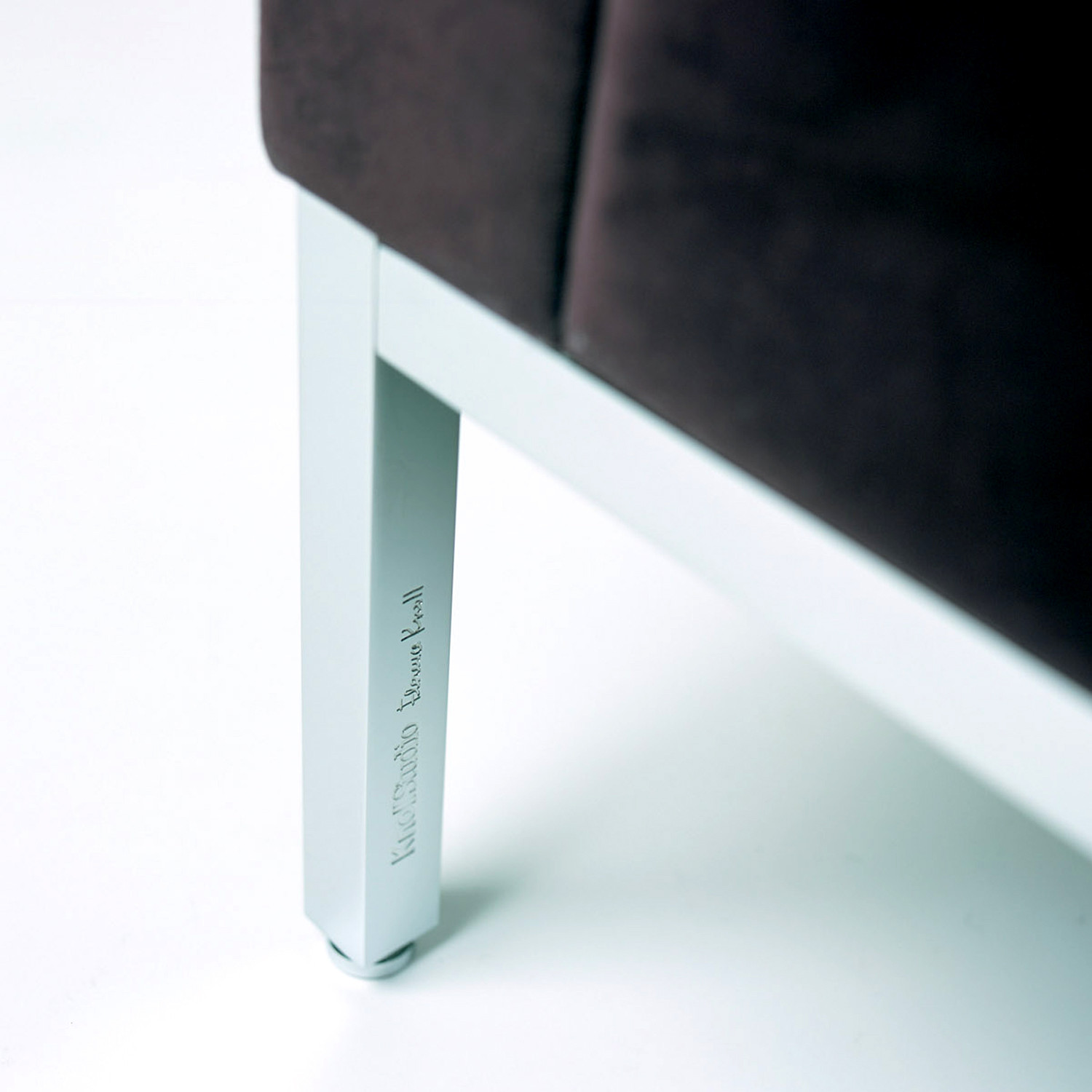 Florence Knoll Sofa & Armchair Detail 