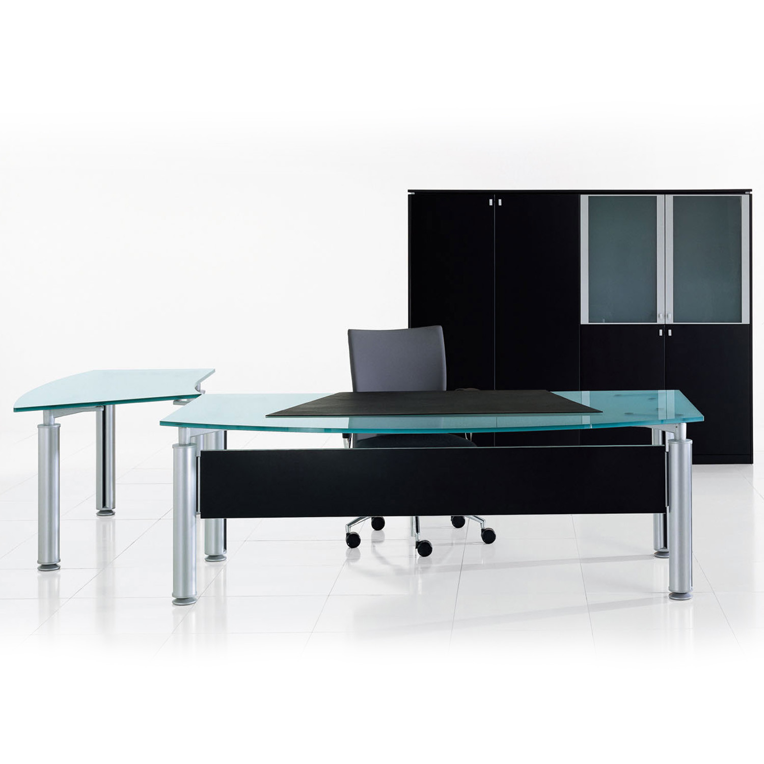 Forma Kristall Executive Desk with modesty panel