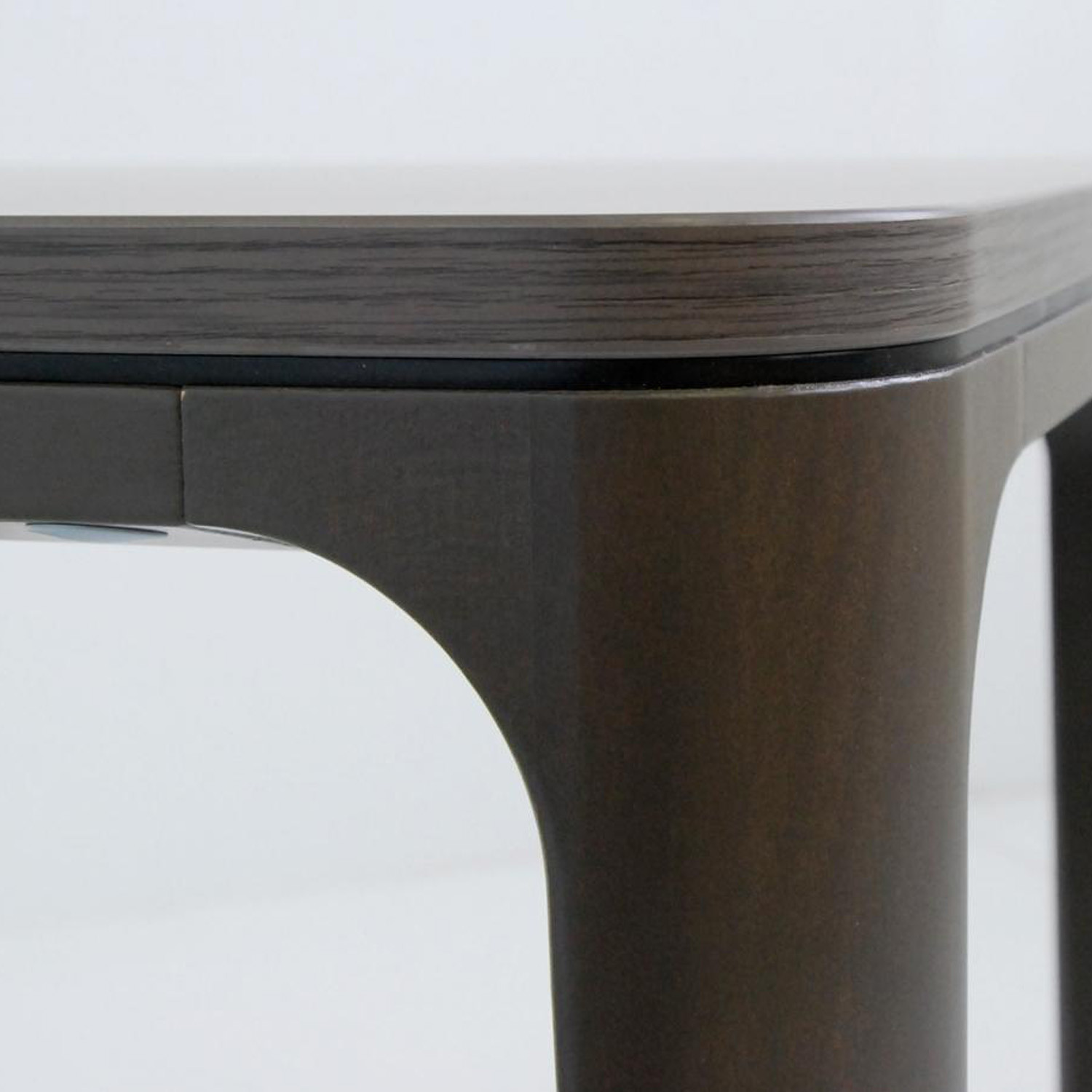 Grace Table Detail from Kai Stania