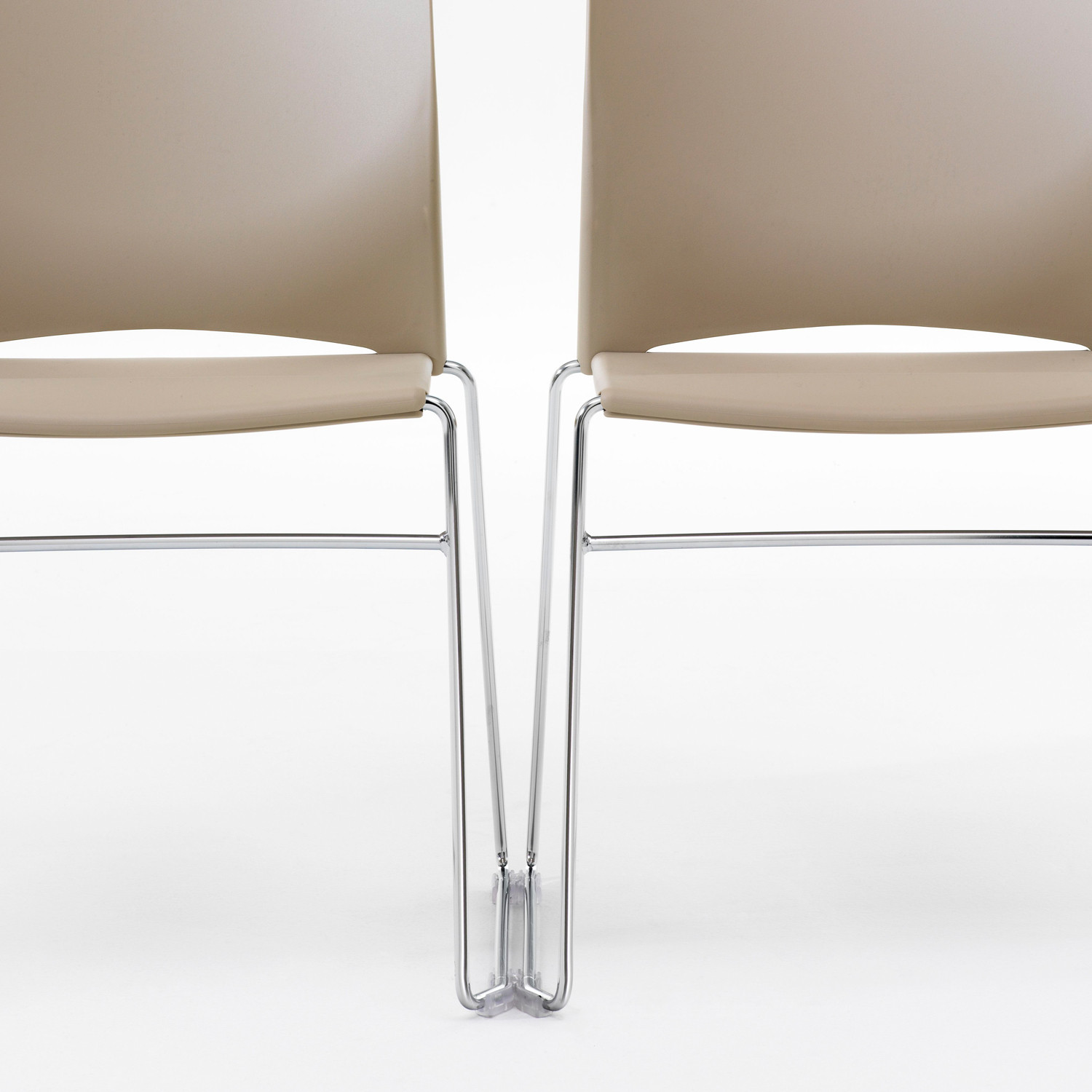 Hip Up Chairs with linking accessory