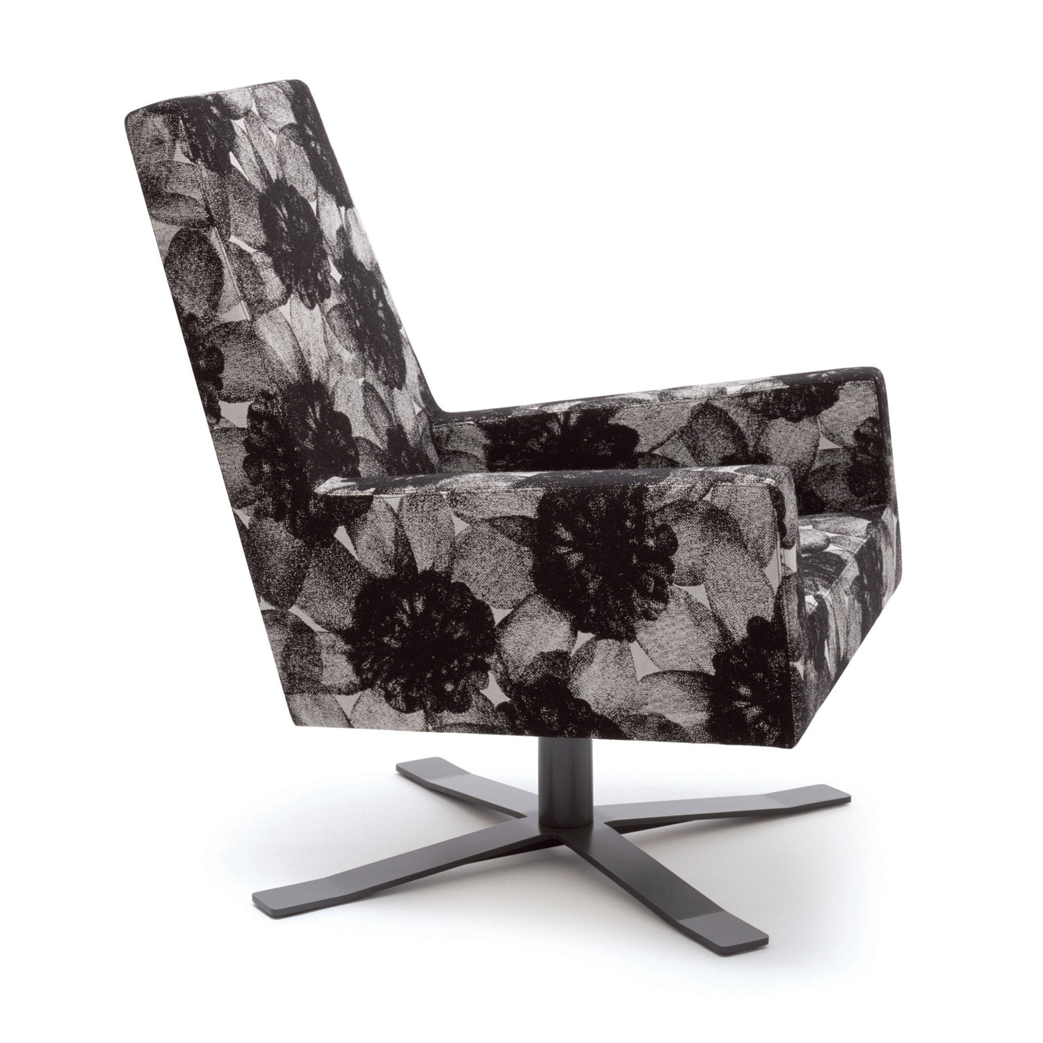 HM44 High Back Armchair with self-centering swivel base