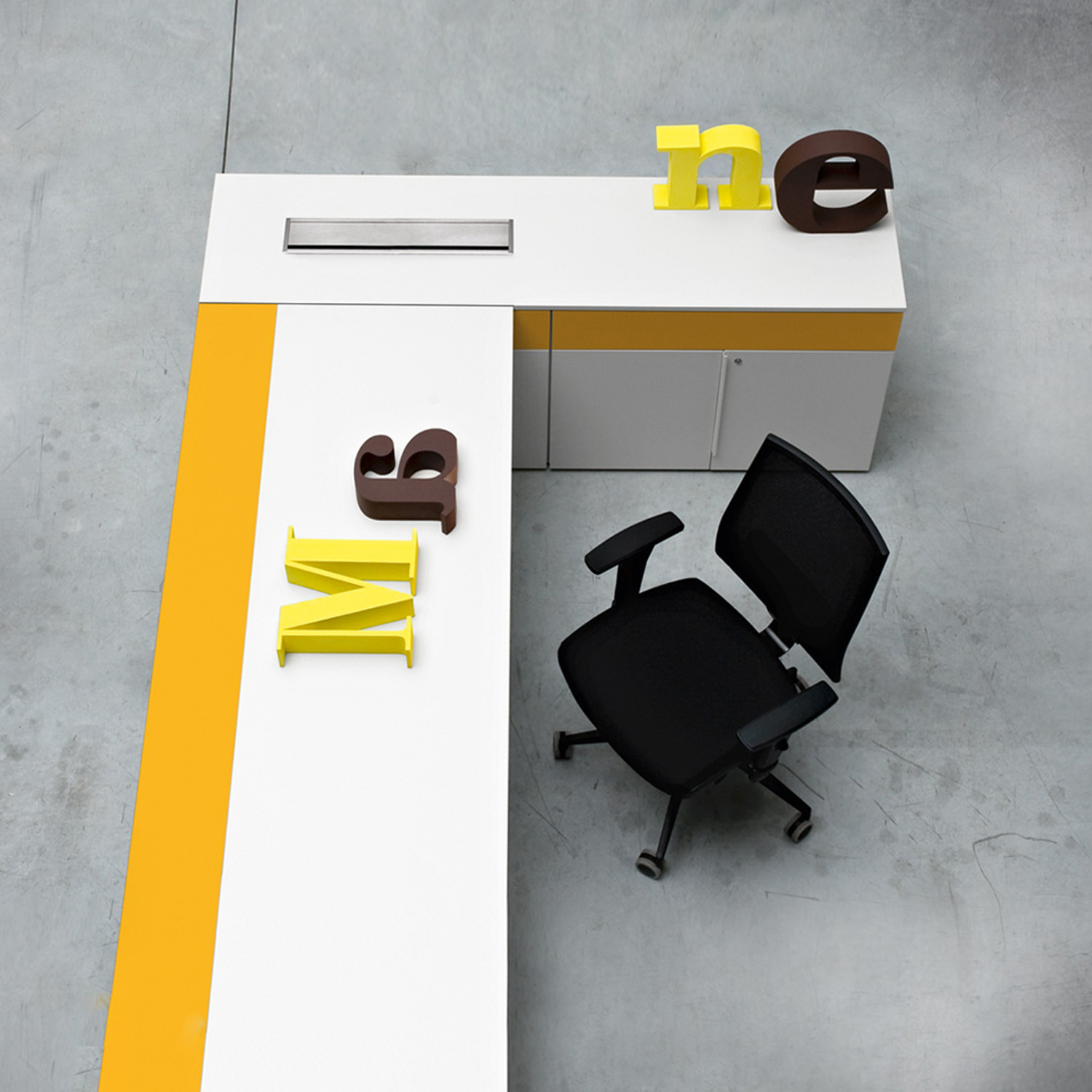 K_word Office Desks