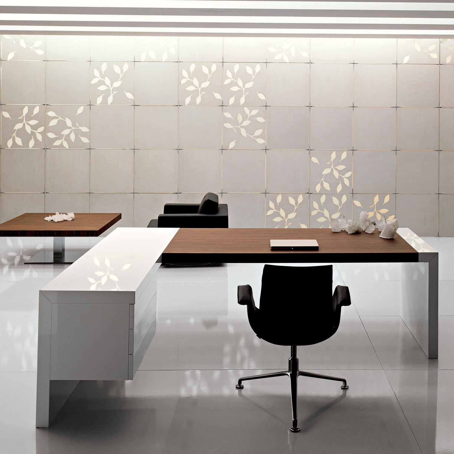 Kyo Executive Desk