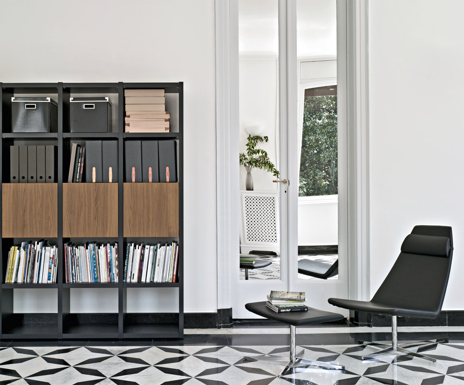 Libro Executive Display Bookcase