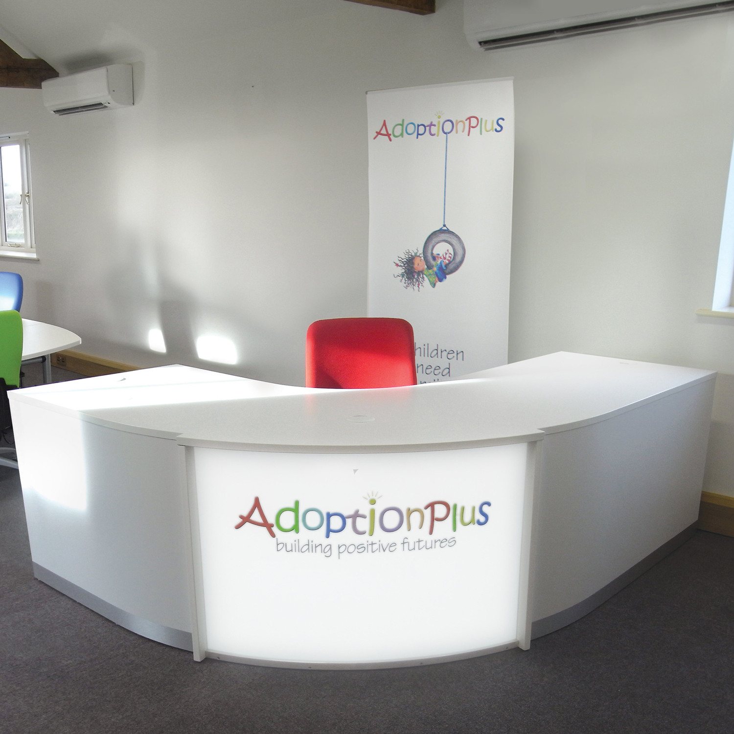 Evolution Light Curved Reception Desk
