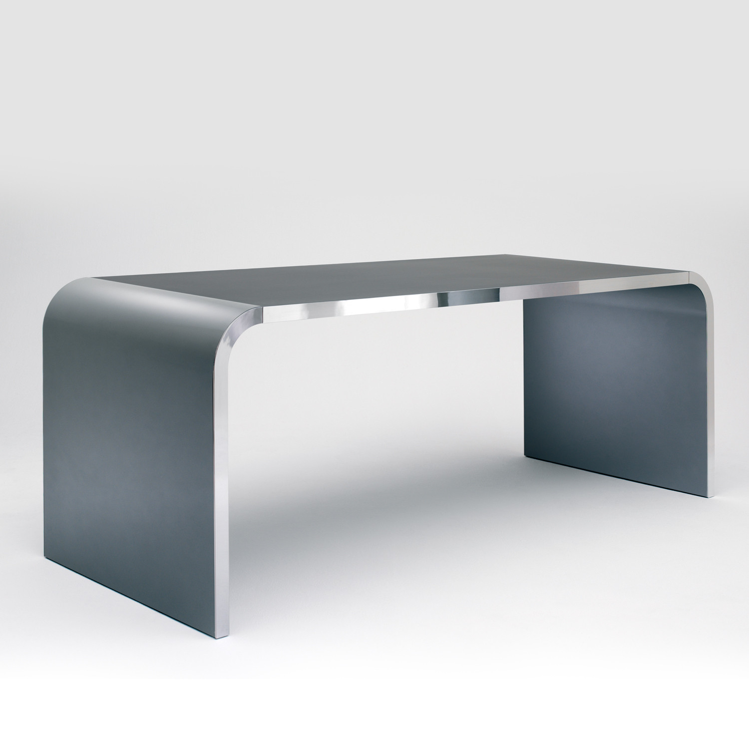 M10 Desk by Mueller