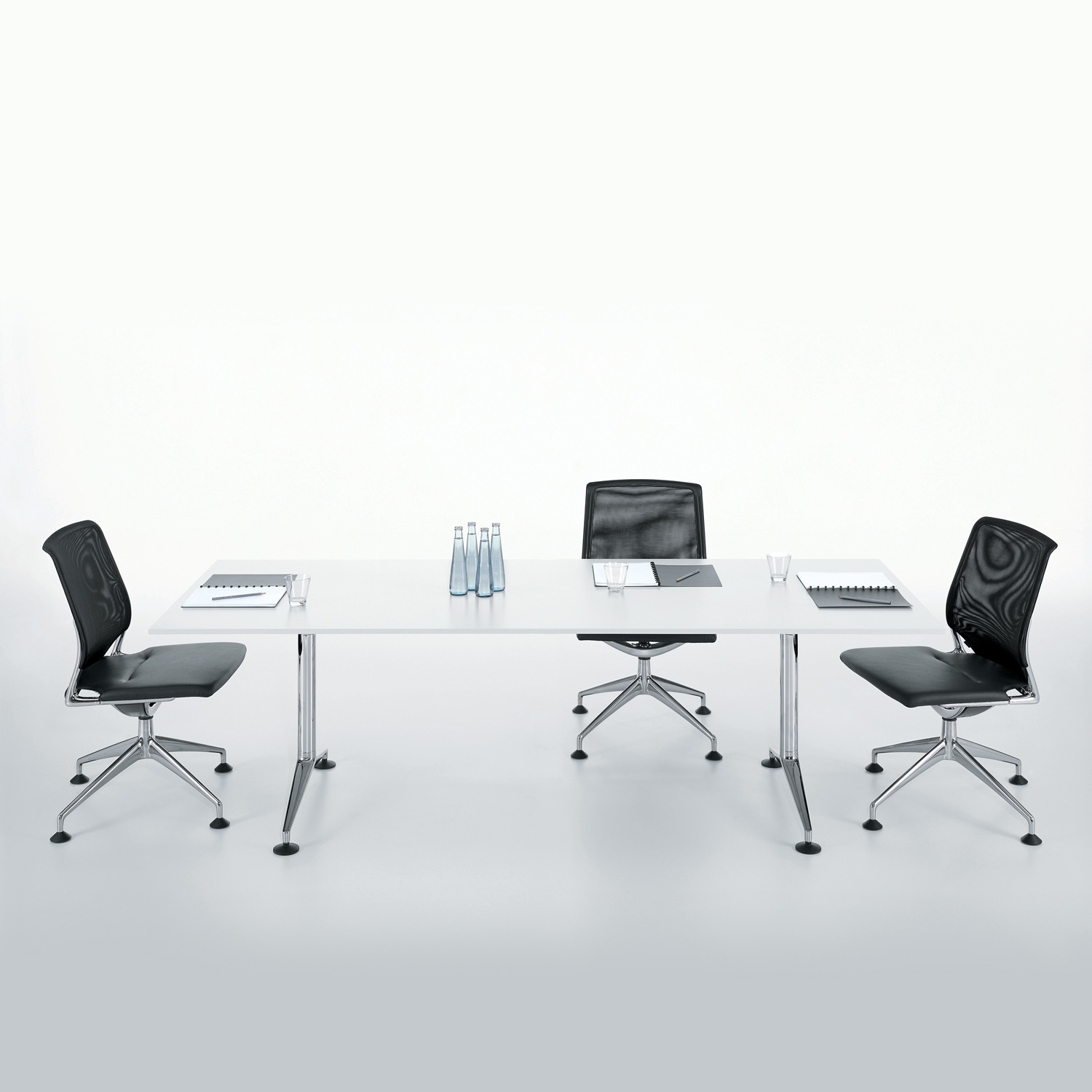 MedaMorph Meeting Tables