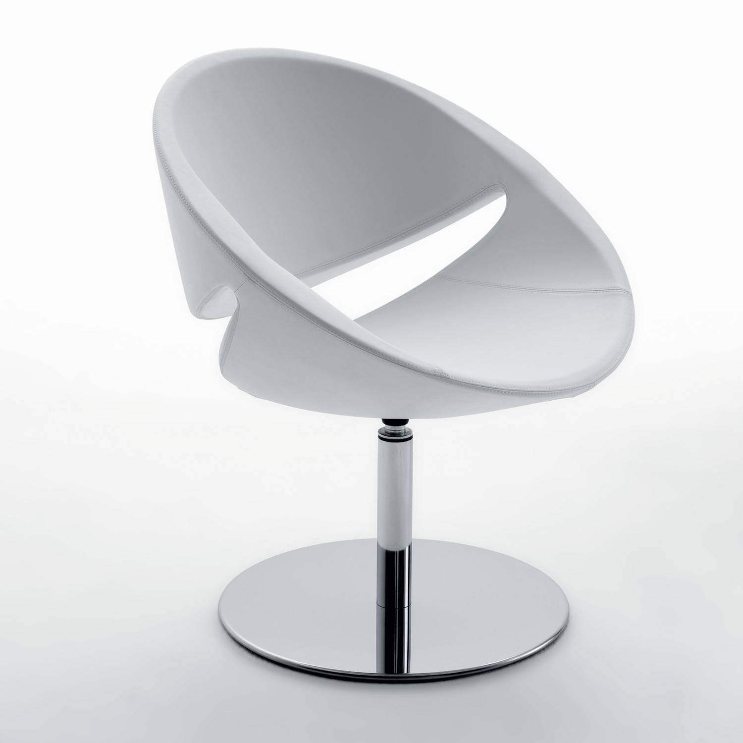Mya Chair with round plate base