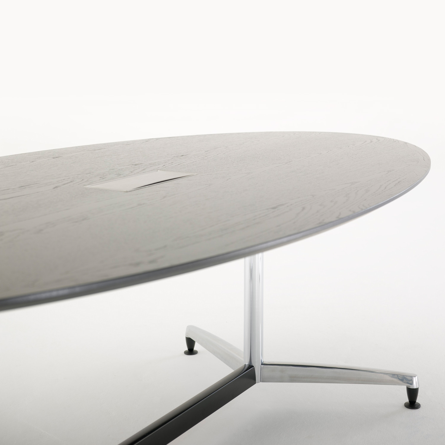 Nimbus oval table