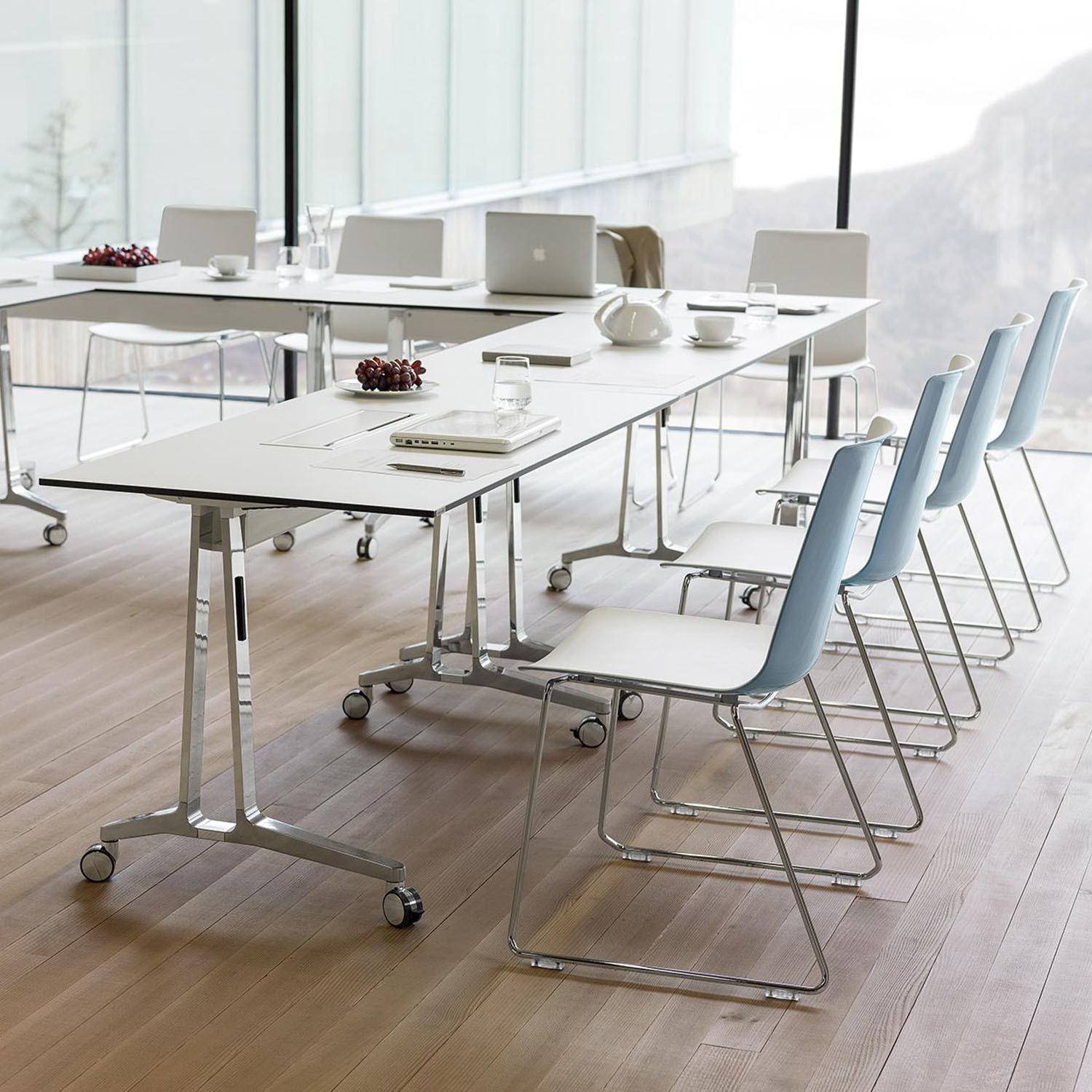 Nooi Seminar Seating with Skill Tables