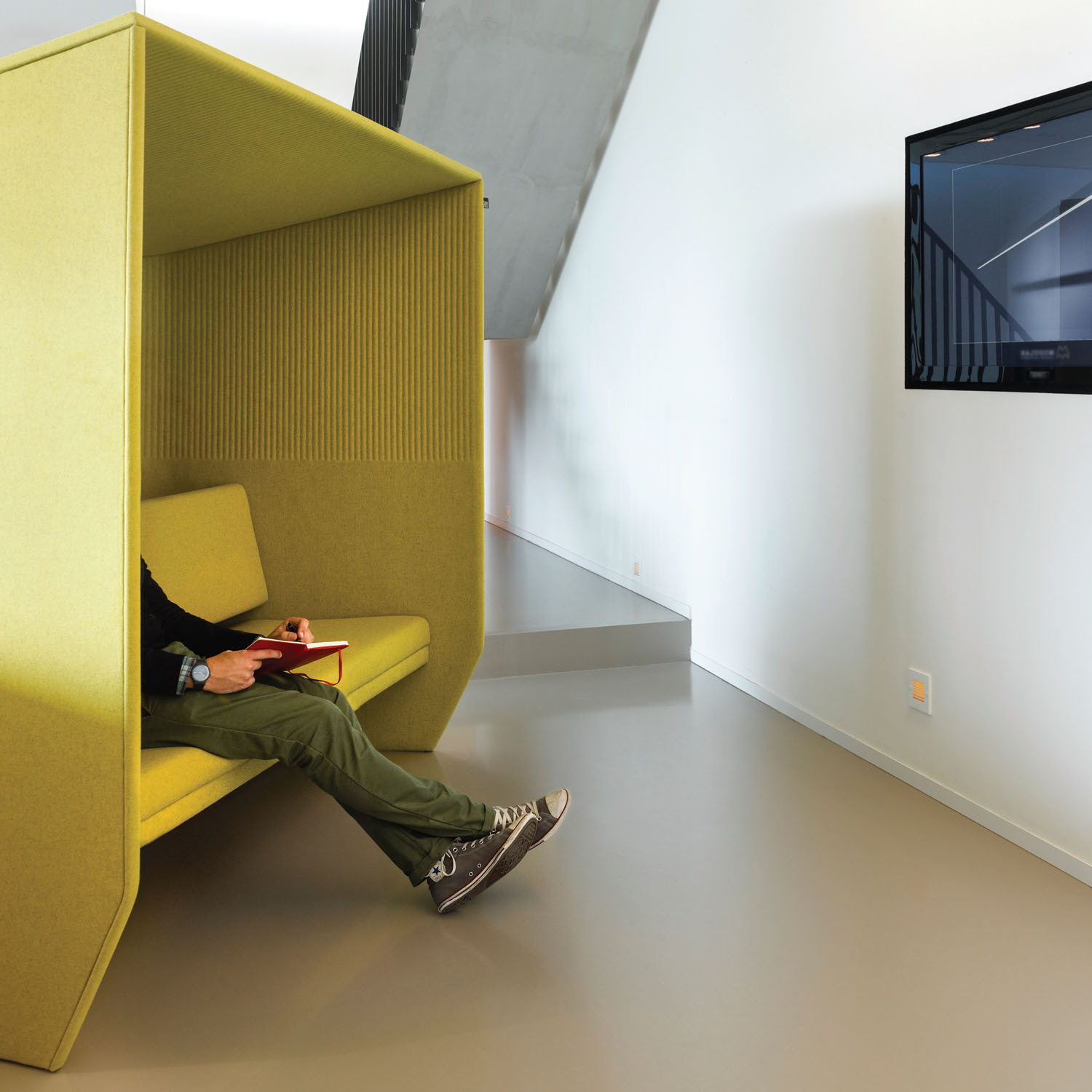 BuzziHub Sofas by BuzziSpace
