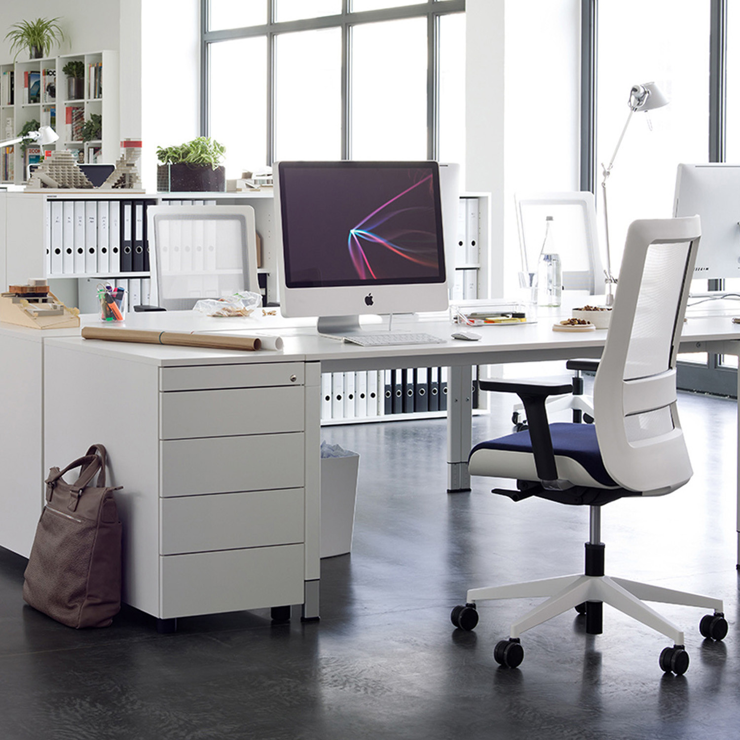 Poi Task Chair by Wiesner Hager