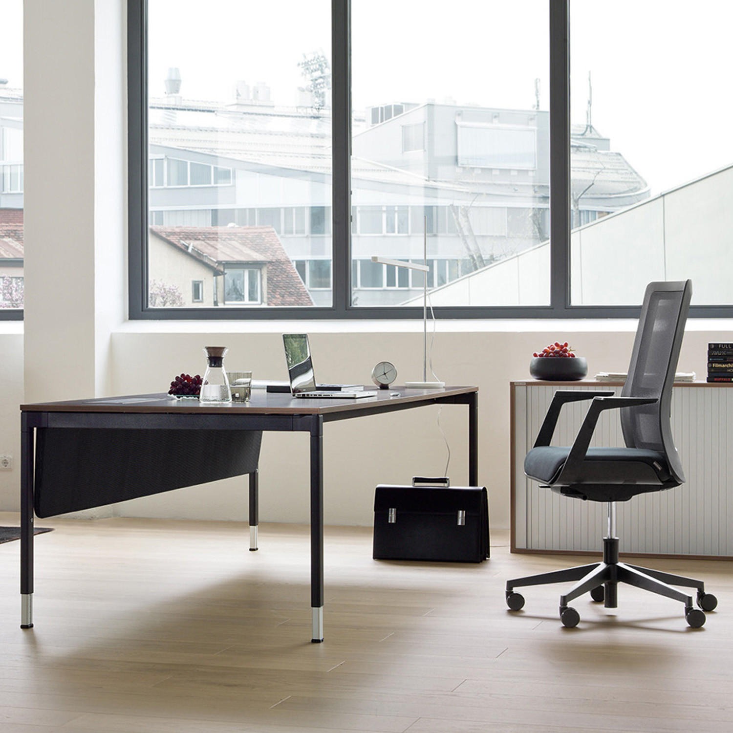 Poi Office Chair by Wiesner Hager