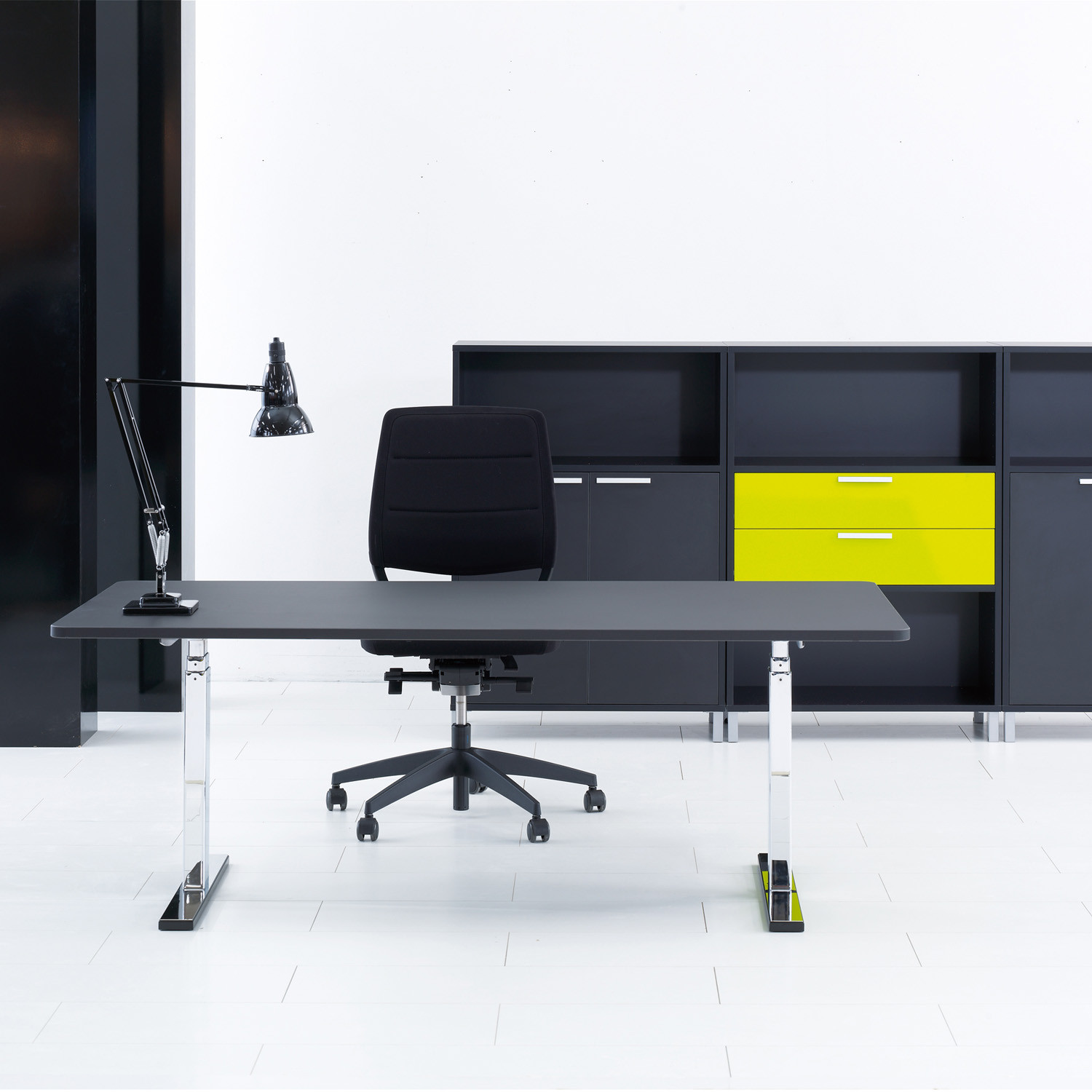 Q20 Adjustable Desk Holmris