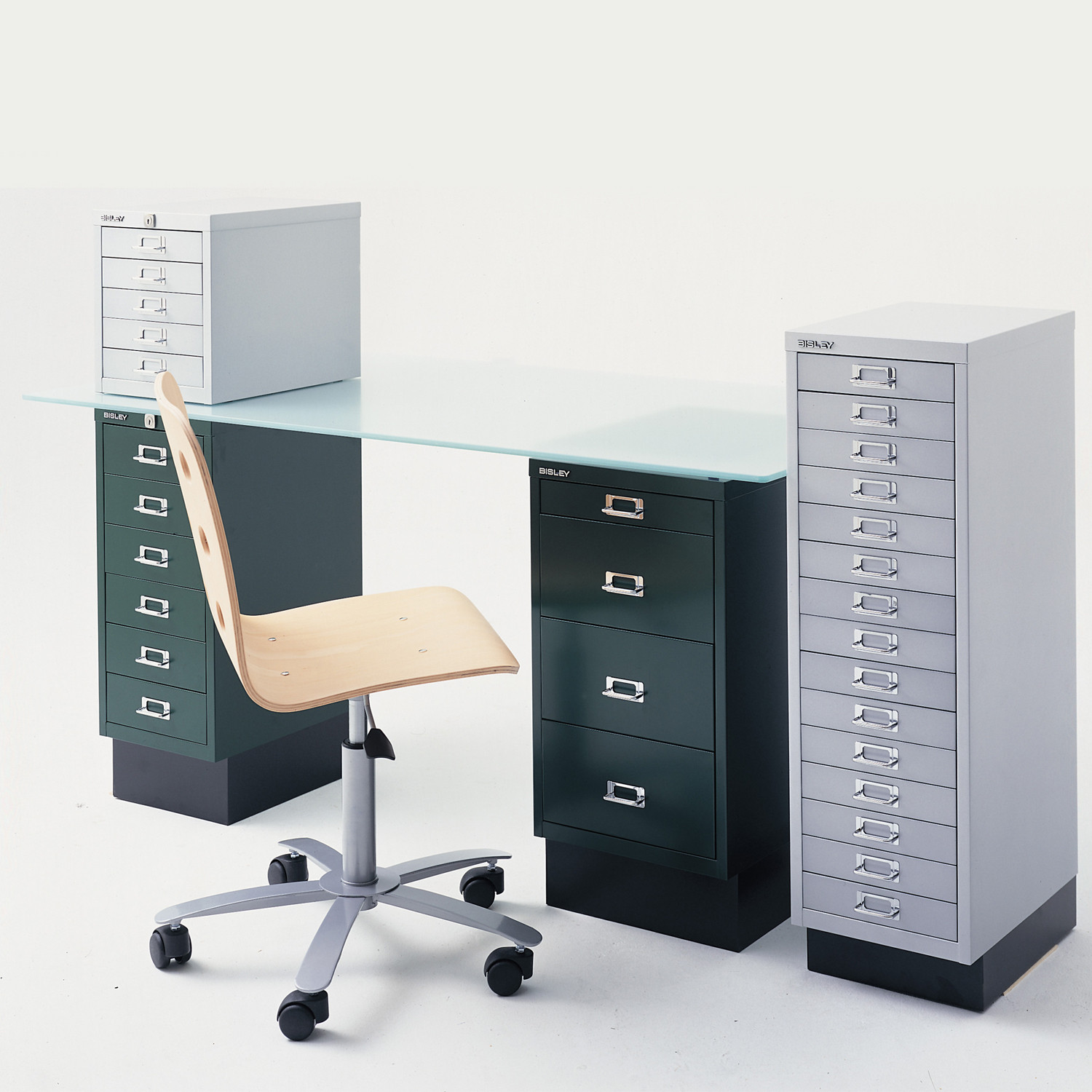 29 Series for top or under desk storage